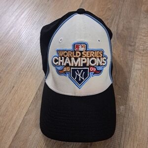 New Era 39Thirty Authentic Collection World Series Champions 2009 Baseball Cap